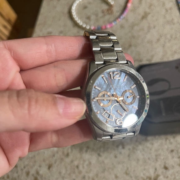 Womens watch - Picture 8 of 11